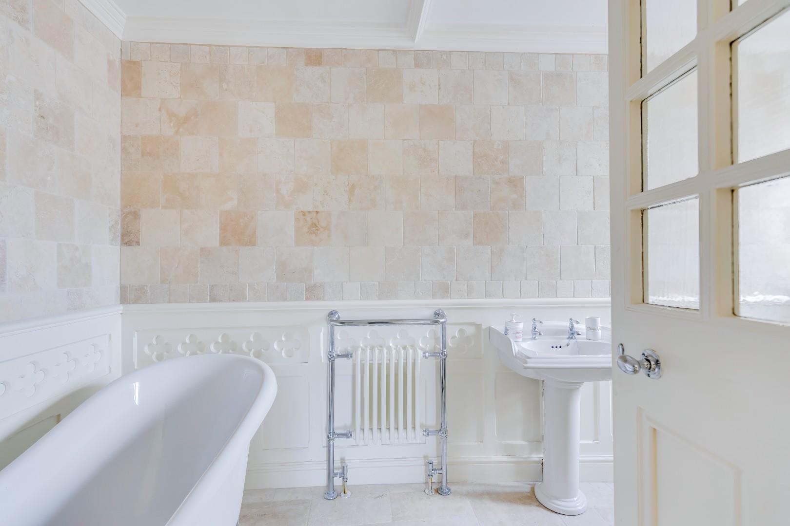 Rhoose Road, Rhoose, Vale of Glamorgan, CF62 3EP